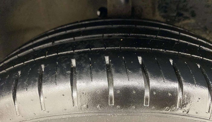 2021 Maruti Baleno ZETA CVT PETROL 1.2, Petrol, Automatic, 40,279 km, Right Front Tyre Tread