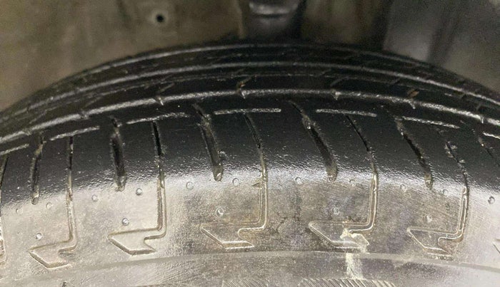 2022 Maruti Celerio VXI AMT, Petrol, Automatic, 16,117 km, Right Front Tyre Tread