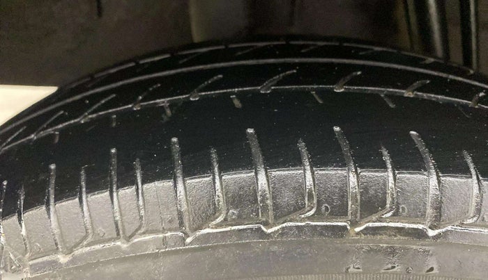 2018 Renault Kwid RXT 0.8, Petrol, Manual, 74,714 km, Right Rear Tyre Tread