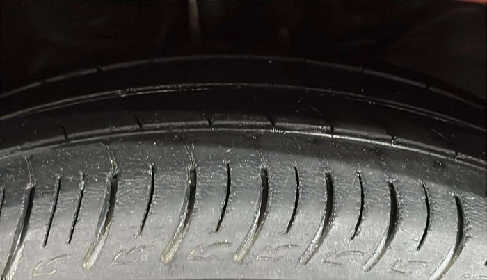 2019 Maruti Baleno DELTA PETROL 1.2, Petrol, Manual, 92,573 km, Right Front Tyre Tread
