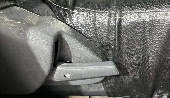 2017 Maruti Alto 800 LXI, Petrol, Manual, 71,688 km, Driver Side Adjustment Panel