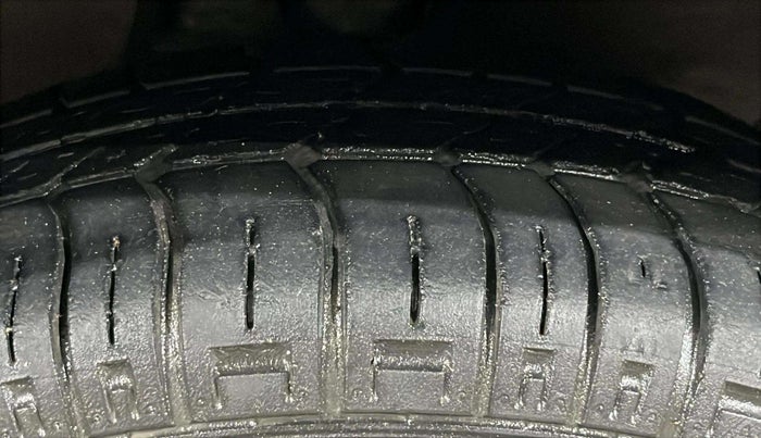 2017 Maruti Alto 800 LXI, Petrol, Manual, 71,688 km, Right Front Tyre Tread