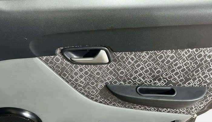 2017 Maruti Alto 800 LXI, Petrol, Manual, 71,688 km, Driver Side Door Panels Control