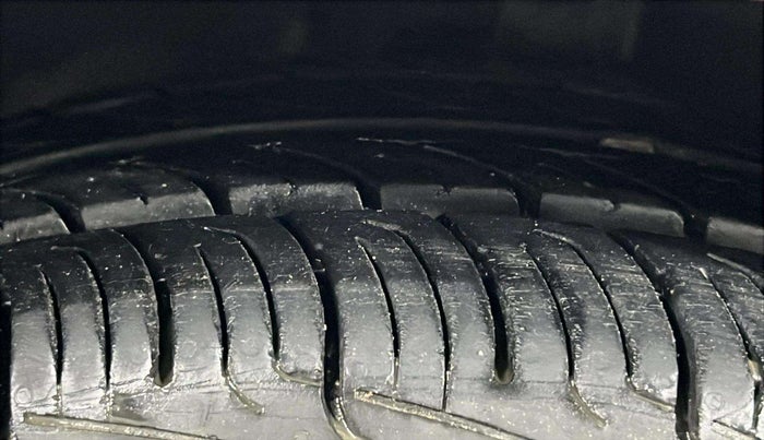 2015 Hyundai Xcent S 1.2, Petrol, Manual, 41,830 km, Right Front Tyre Tread