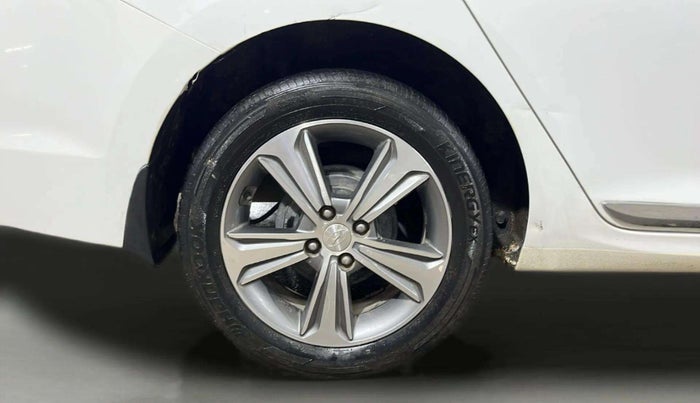 2018 Hyundai Verna 1.6 VTVT SX (O) AT, Petrol, Automatic, 44,472 km, Right Rear Wheel