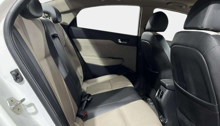 2018 Hyundai Verna 1.6 VTVT SX (O) AT, Petrol, Automatic, 44,472 km, Right Side Rear Door Cabin