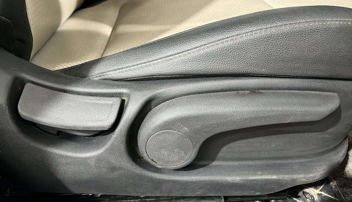 2018 Hyundai Verna 1.6 VTVT SX (O) AT, Petrol, Automatic, 44,472 km, Driver Side Adjustment Panel