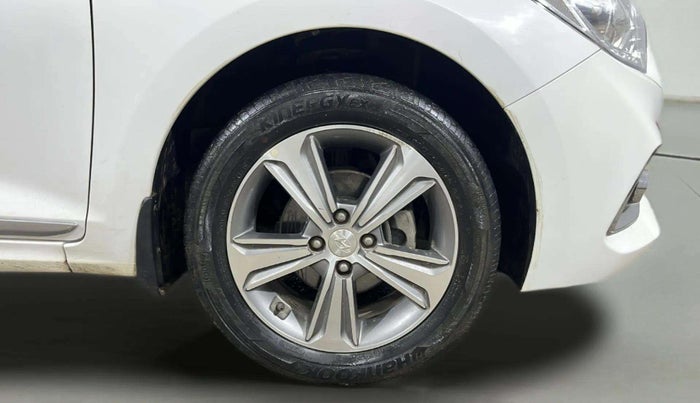 2018 Hyundai Verna 1.6 VTVT SX (O) AT, Petrol, Automatic, 44,472 km, Right Front Wheel