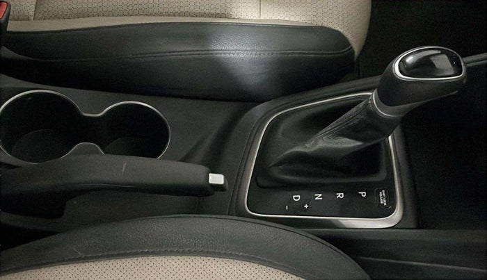 2018 Hyundai Verna 1.6 VTVT SX (O) AT, Petrol, Automatic, 44,472 km, Gear Lever