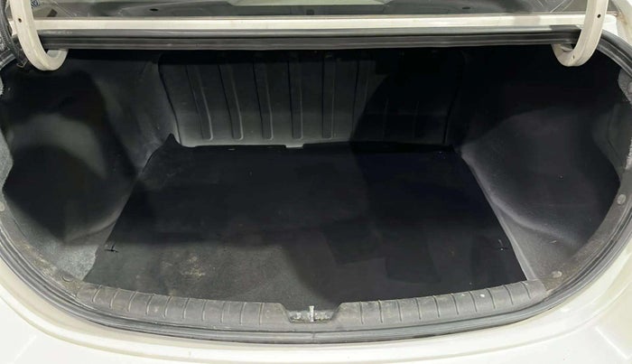 2018 Hyundai Verna 1.6 VTVT SX (O) AT, Petrol, Automatic, 44,472 km, Boot Inside