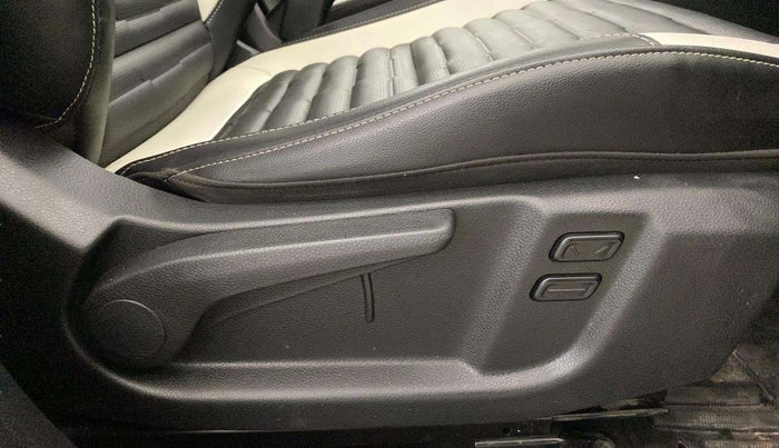 2024 KIA SONET GTX PLUS 1.0 TURBO PETROL DCT, Petrol, Automatic, 27,494 km, Driver Side Adjustment Panel
