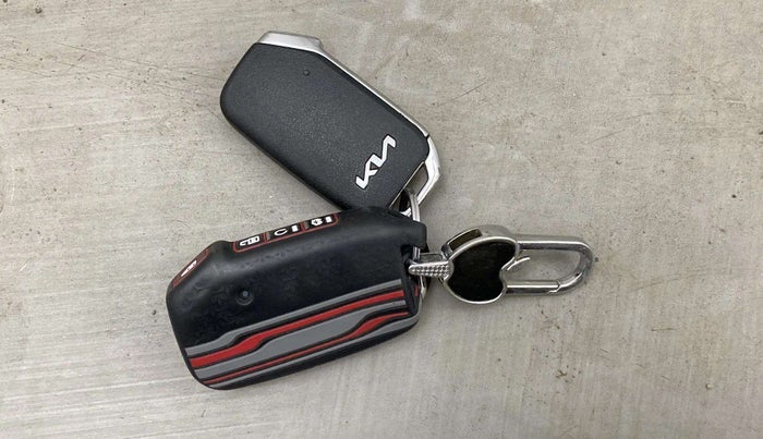 2024 KIA SONET GTX PLUS 1.0 TURBO PETROL DCT, Petrol, Automatic, 27,494 km, Key Close Up