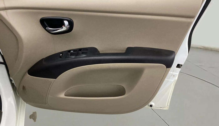 2012 Hyundai i10 MAGNA 1.1, CNG, Manual, 50,289 km, Driver Side Door Panels Control
