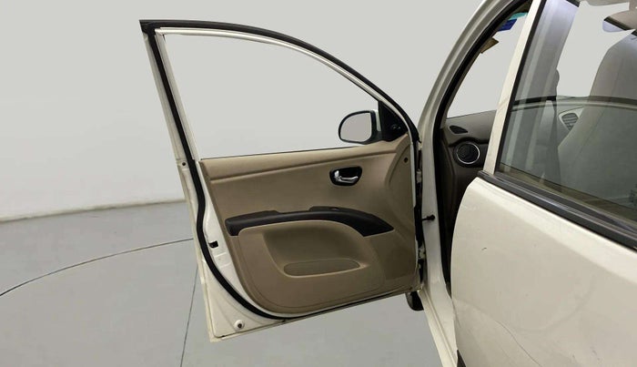 2012 Hyundai i10 MAGNA 1.1, CNG, Manual, 50,289 km, LHS Front Door