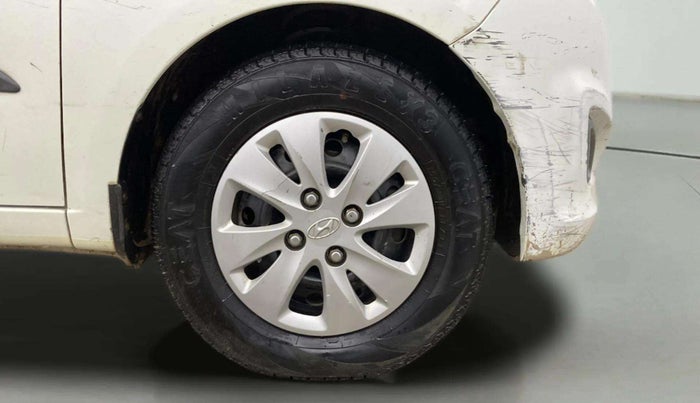 2012 Hyundai i10 MAGNA 1.1, CNG, Manual, 50,289 km, Right Front Wheel