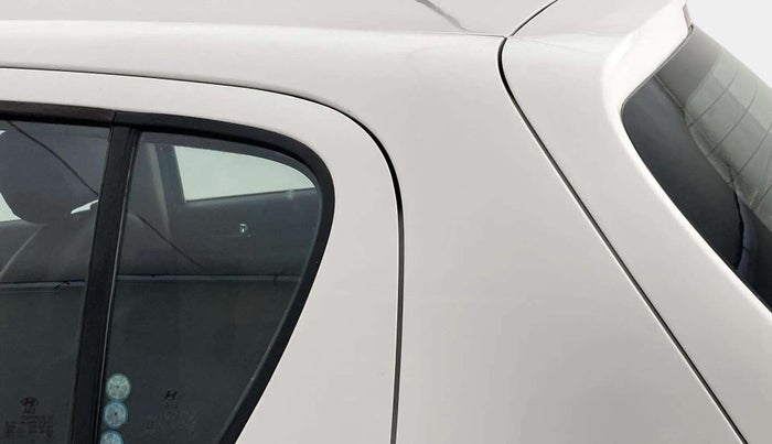 2013 Hyundai i20 SPORTZ 1.2, CNG, Manual, 88,317 km, Left C pillar - Paint is slightly faded