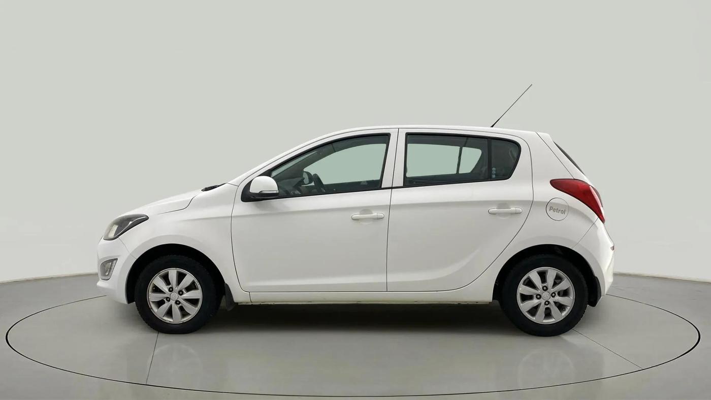 2013 Hyundai i20 SPORTZ 1.2, CNG, Manual, 88,317 km, Left Side