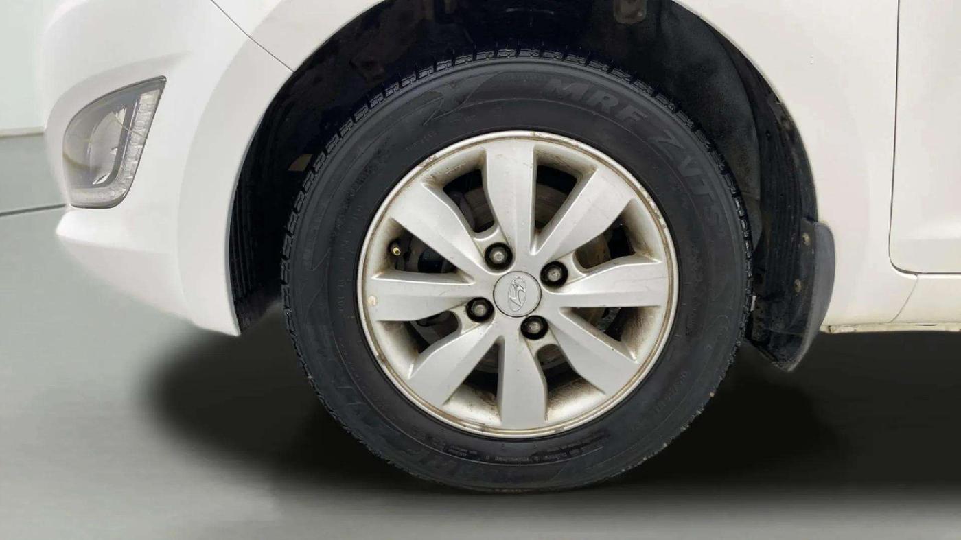 2013 Hyundai i20 SPORTZ 1.2, CNG, Manual, 88,317 km, Left Front Wheel