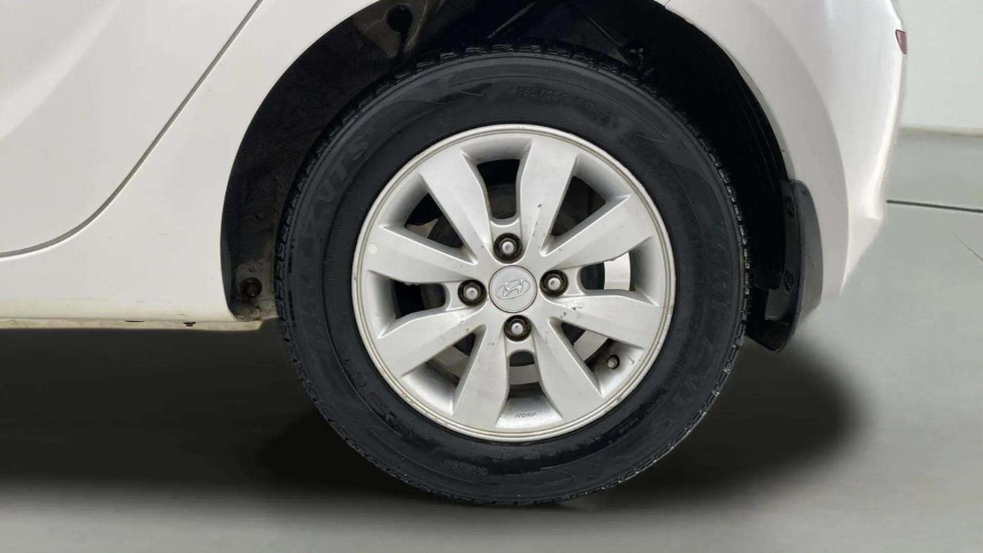 2013 Hyundai i20 SPORTZ 1.2, CNG, Manual, 88,317 km, Left Rear Wheel