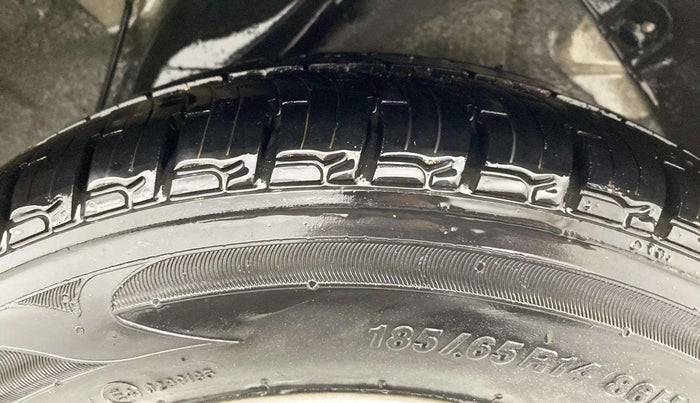 2013 Hyundai i20 SPORTZ 1.2, CNG, Manual, 88,196 km, Right Rear Tyre Tread