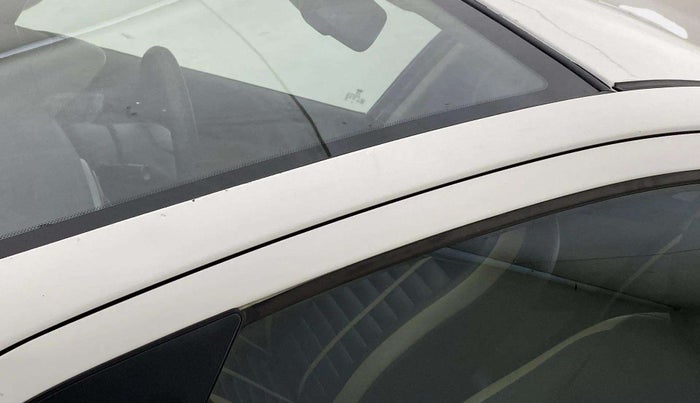 2013 Hyundai i20 SPORTZ 1.2, CNG, Manual, 88,317 km, Left A pillar - Paint is slightly faded