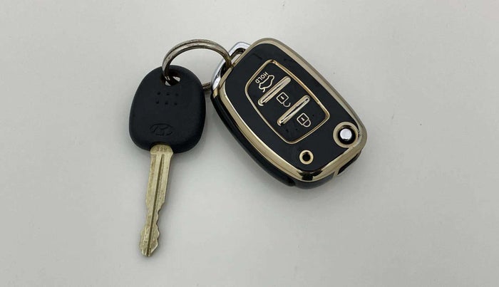 2013 Hyundai i20 SPORTZ 1.2, CNG, Manual, 88,196 km, Key Close Up