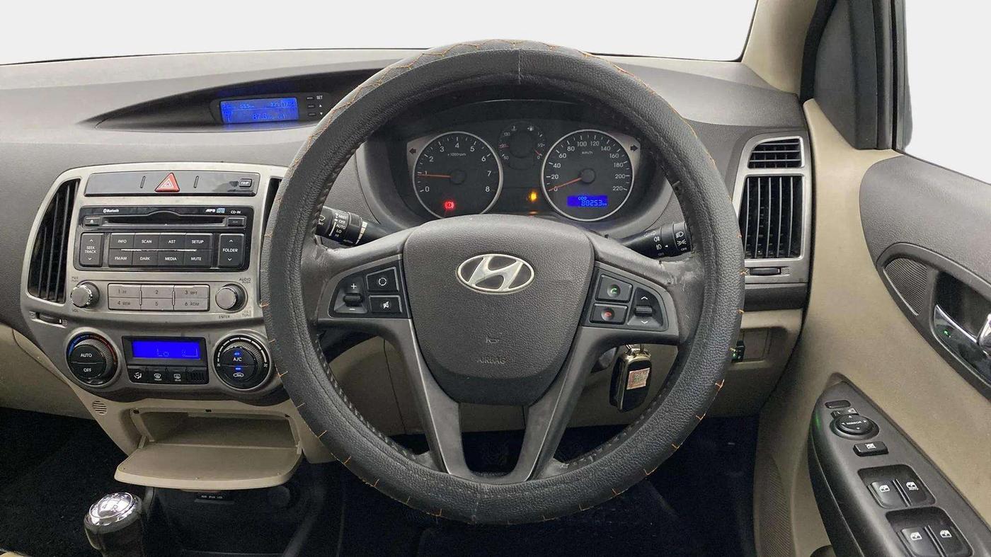 2013 Hyundai i20 SPORTZ 1.2, CNG, Manual, 88,317 km, Steering Wheel Close Up