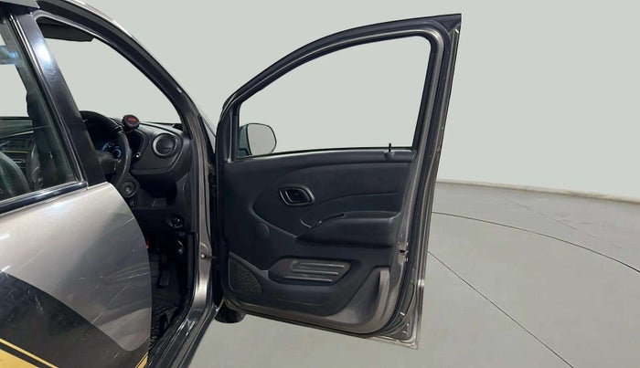 2018 Datsun Redi Go GOLD LIMITED EDITION, CNG, Manual, 56,395 km, RHS Front Door