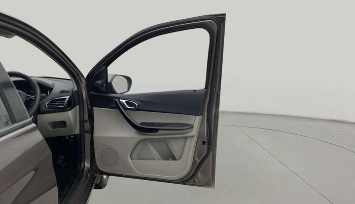 2018 Tata Tiago XZ PETROL, Petrol, Manual, 71,472 km, RHS Front Door