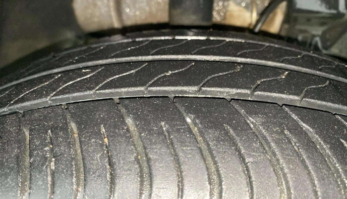 2018 Tata Tiago XZ PETROL, Petrol, Manual, 71,472 km, Right Front Tyre Tread