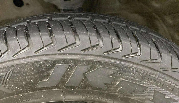 2014 Maruti Wagon R 1.0 LXI, Petrol, Manual, 34,062 km, Left Front Tyre Tread