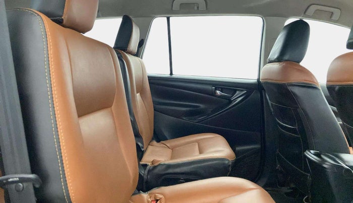 2019 Toyota Innova Crysta 2.7 GX 7 STR MT, Petrol, Manual, 43,709 km, Right Side Rear Door Cabin