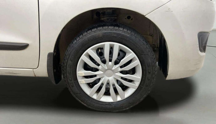 2014 Maruti Wagon R 1.0 VXI, Petrol, Manual, 46,554 km, Right Front Wheel