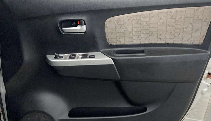 2014 Maruti Wagon R 1.0 VXI, Petrol, Manual, 46,554 km, Driver Side Door Panels Control
