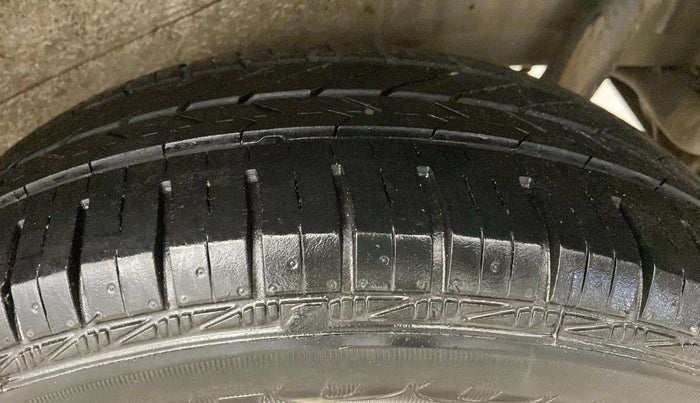 2014 Maruti Wagon R 1.0 VXI, Petrol, Manual, 46,554 km, Left Rear Tyre Tread