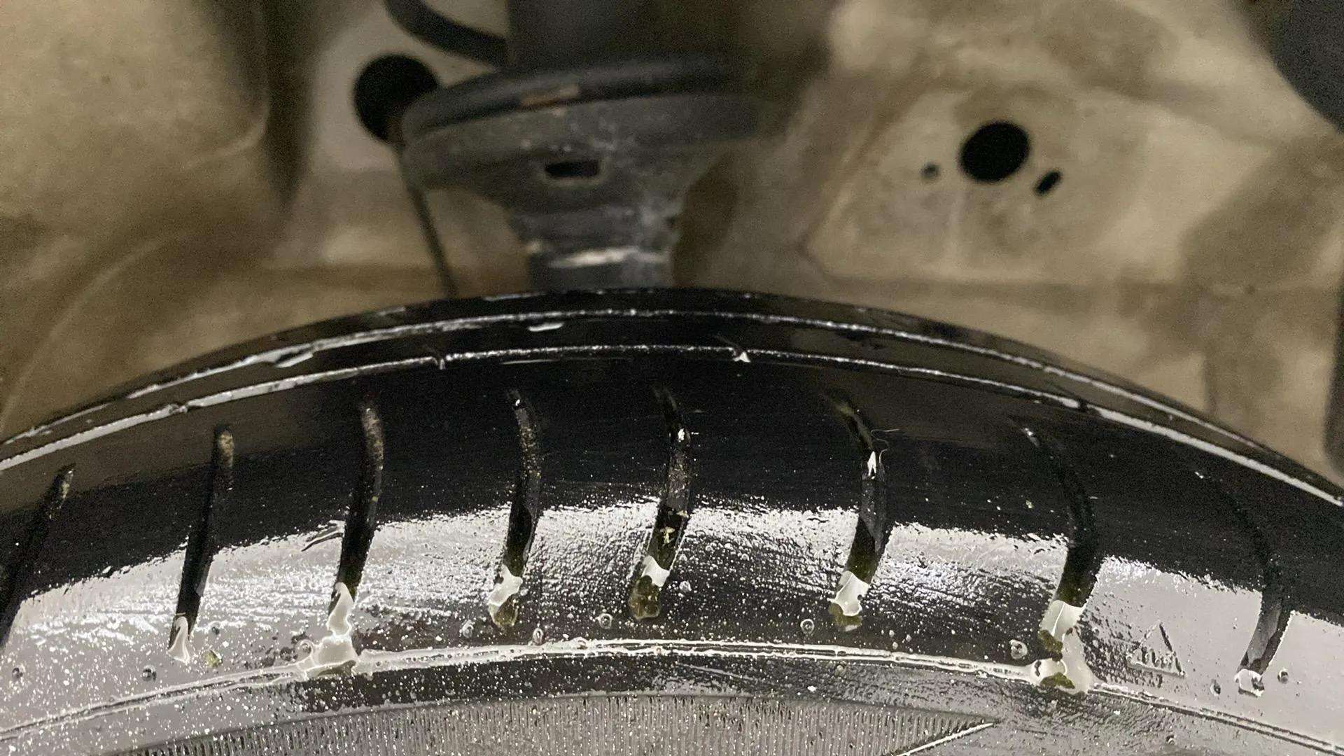 RHS-Front-Tyre-Tread-18