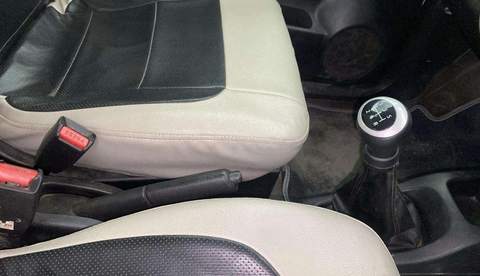 2016 Maruti Wagon R 1.0 LXI, CNG, Manual, 79,574 km, Gear Lever