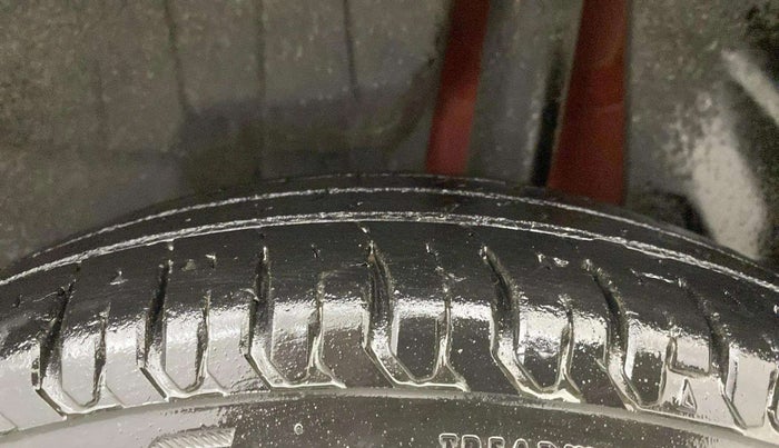 2018 Maruti Swift VXI, Petrol, Manual, 49,056 km, Left Rear Tyre Tread