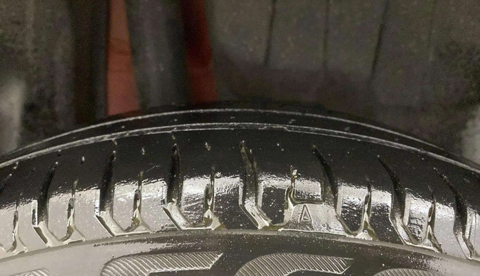 2018 Maruti Swift VXI, Petrol, Manual, 49,056 km, Right Rear Tyre Tread