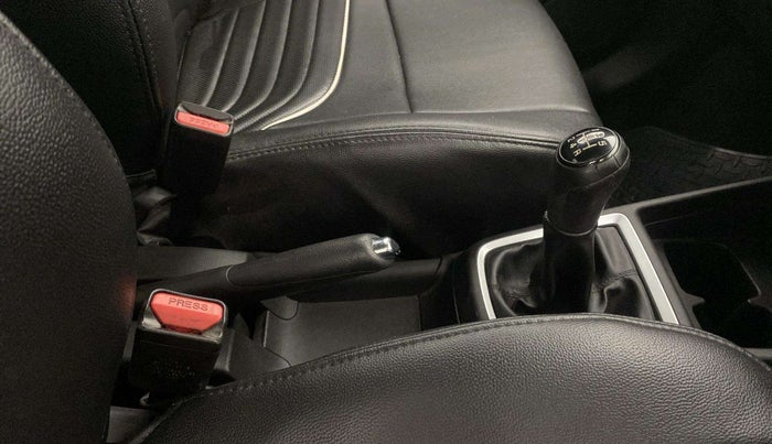 2018 Maruti Swift VXI, Petrol, Manual, 49,056 km, Gear Lever