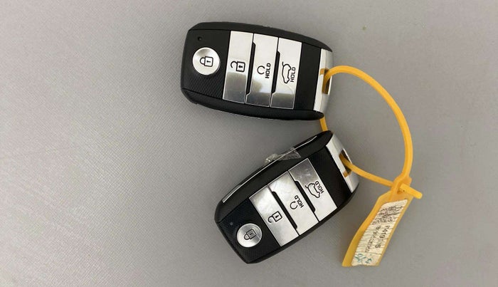 2022 KIA SELTOS HTK PLUS 1.5 IMT, Petrol, Manual, 20,693 km, Key Close Up