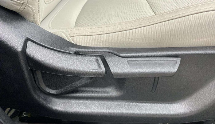 2022 KIA SELTOS HTK PLUS 1.5 IMT, Petrol, Manual, 20,693 km, Driver Side Adjustment Panel