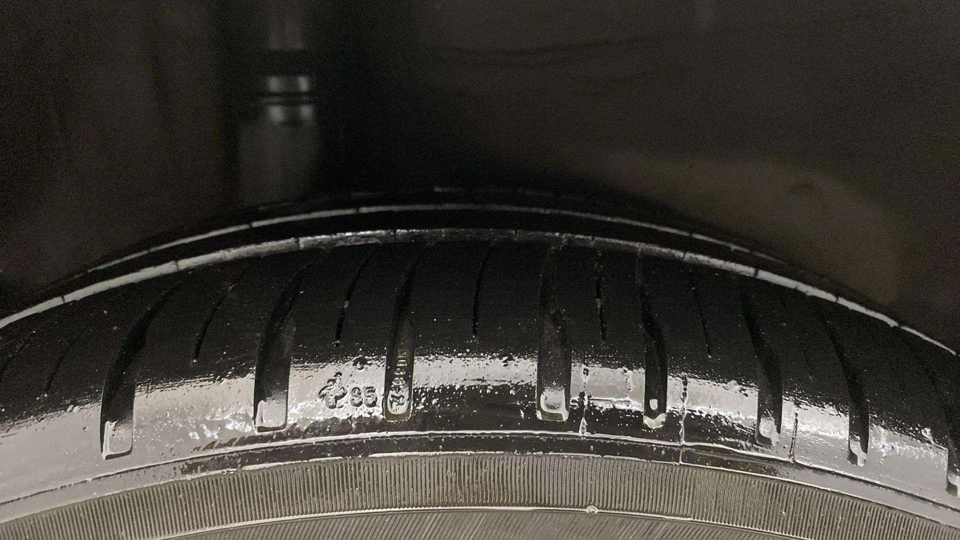 RHS-Rear-Tyre-Tread-19