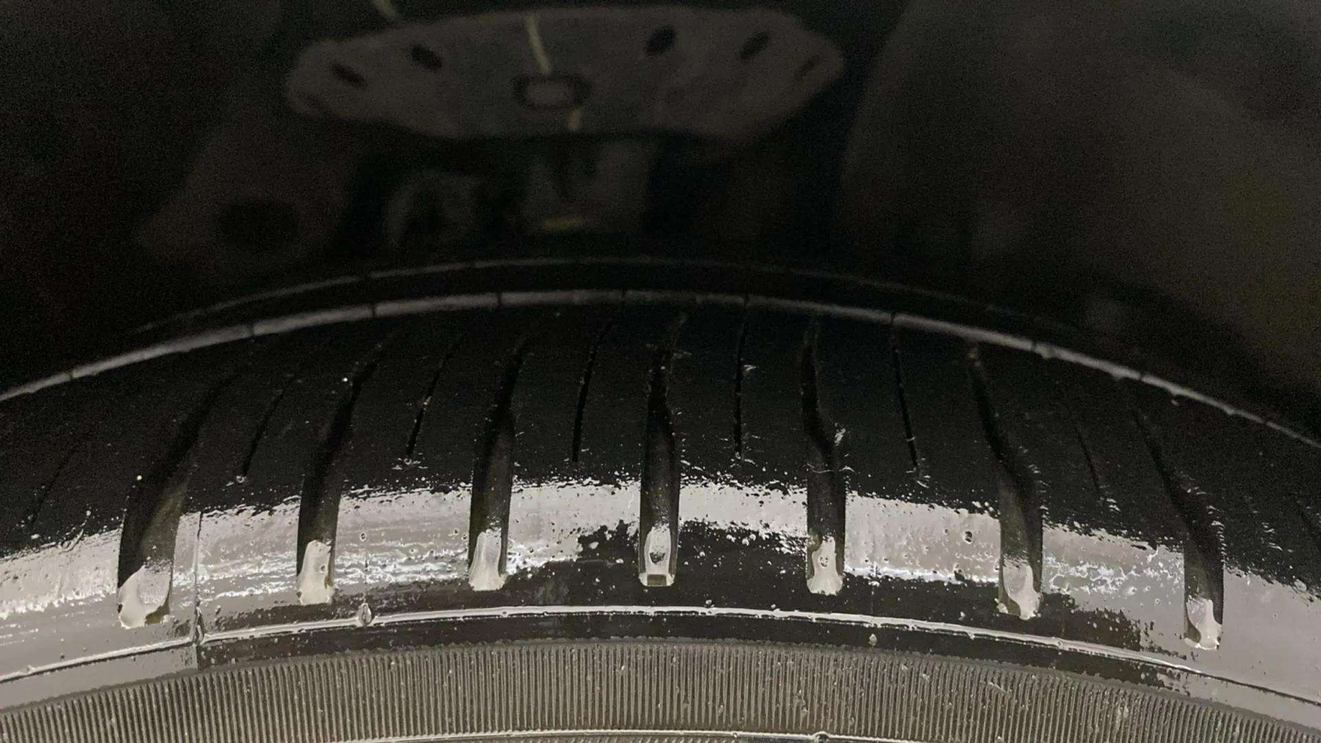 RHS-Front-Tyre-Tread-18