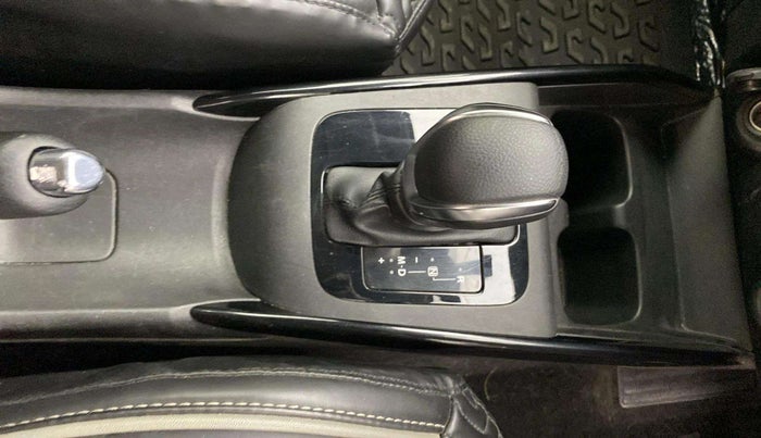 2023 Toyota Glanza V AMT, Petrol, Automatic, 21,686 km, Gear Lever