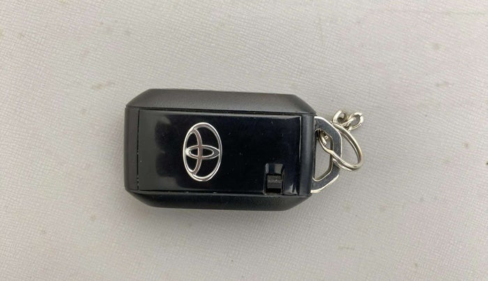 2023 Toyota Glanza V AMT, Petrol, Automatic, 21,686 km, Key Close Up