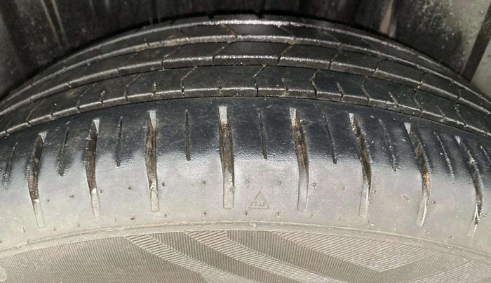 2023 Toyota Glanza V AMT, Petrol, Automatic, 21,686 km, Left Rear Tyre Tread
