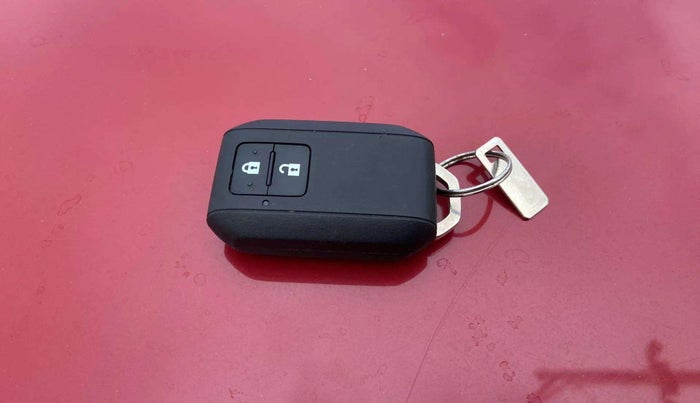 2021 Toyota Glanza V, Petrol, Manual, 79,646 km, Key Close Up