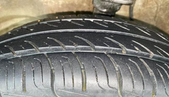2012 Maruti Alto 800 LXI, CNG, Manual, 83,097 km, Left Front Tyre Tread