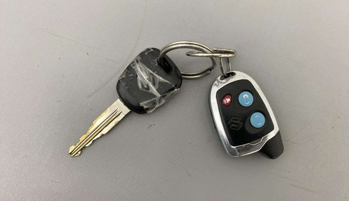 2012 Maruti Alto 800 LXI, CNG, Manual, 83,097 km, Key Close Up